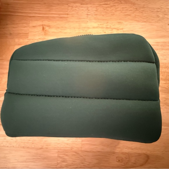 ❤️ 3/$25 Sephora Green Cosmetics Bag - Picture 1 of 4